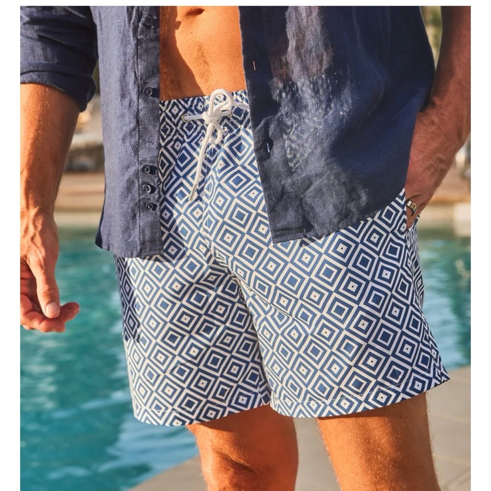 NEW Collars & Co Navy White Geo 7” Riviera Swim Trunks Shorts Size Extra Large